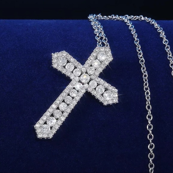 Jewelry - Sterling silver cross necklace